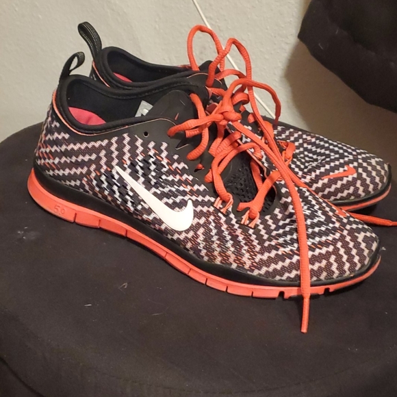 Nike Shoes (Free TR Fit 4) - Picture 5 of 6